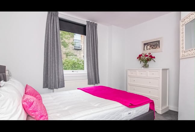 Festival Let - 1 bedroom flat in West End Main Photo