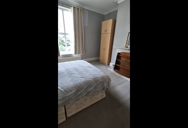 2 double bedroom flat available now, LS3  Main Photo