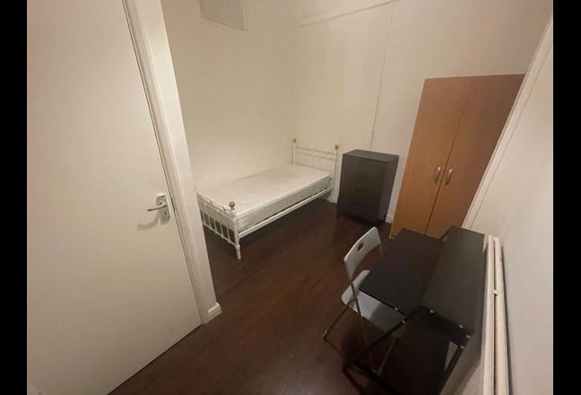 2 SINGLE rooms in Old Street w/ lounge Main Photo