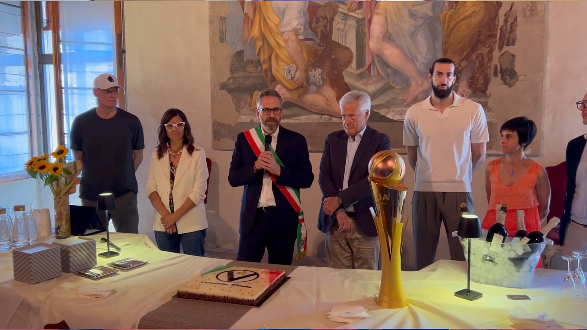 Virtus, festa in Comune per la vittoria dello scudetto. Zanetti: “Al via i lavori per il nuovo palazzetto”