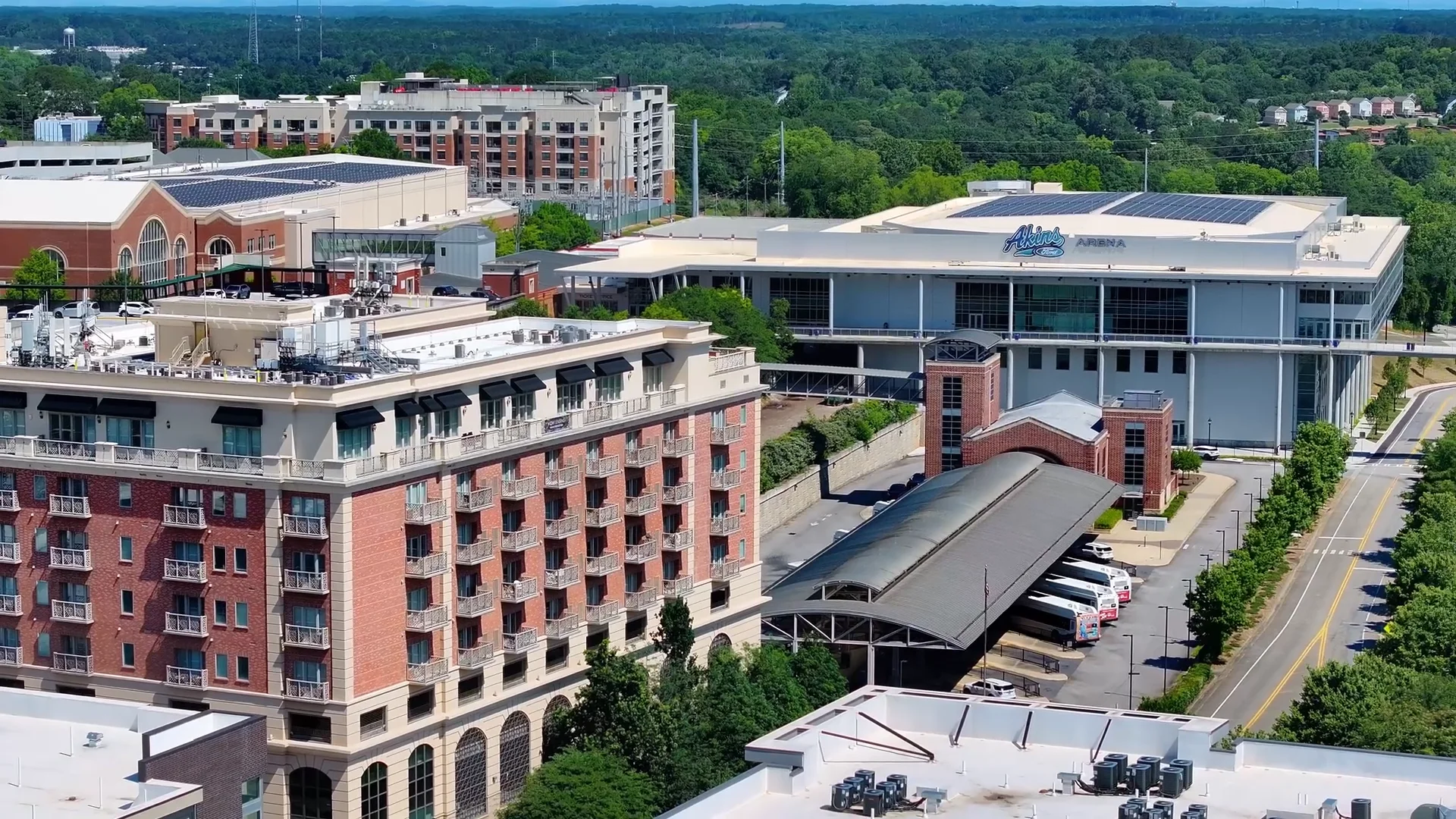 Homepage - 755 Broad Apartments