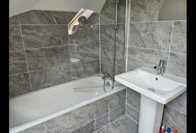 One bedroom flat. Wembley. W/ Wash Machine n Dryer Main Photo