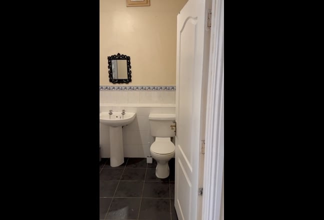 2 Bedroom flat west end near university Main Photo