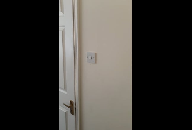 OX1 Location! Large Room with En Suite! Main Photo