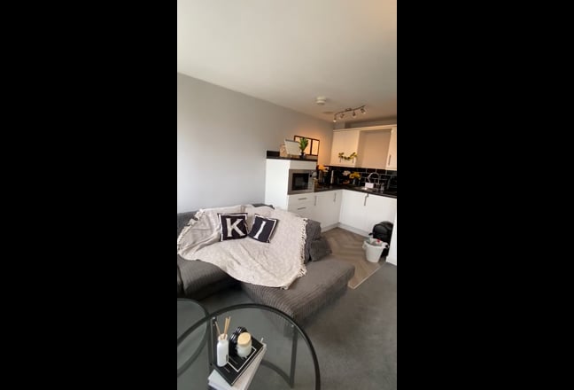 1 bed flat near Ocean Village Main Photo