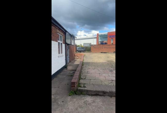 Nice En-suite room to let in town center Main Photo