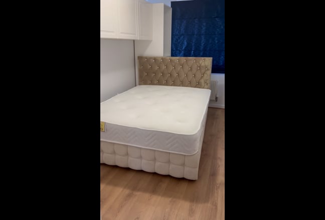 Double Rooms Available to move immediately! Main Photo