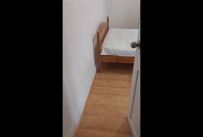 Large Room in Leyton/ Leytonstone Main Photo