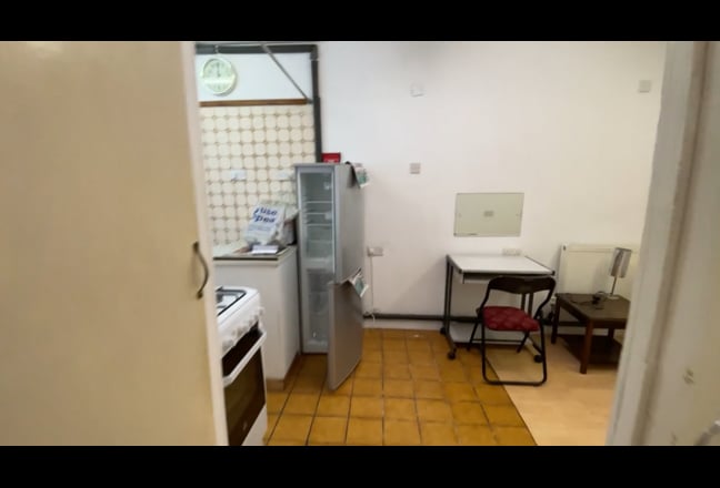 Self contained studio in Shepherds Bush, W12 Main Photo