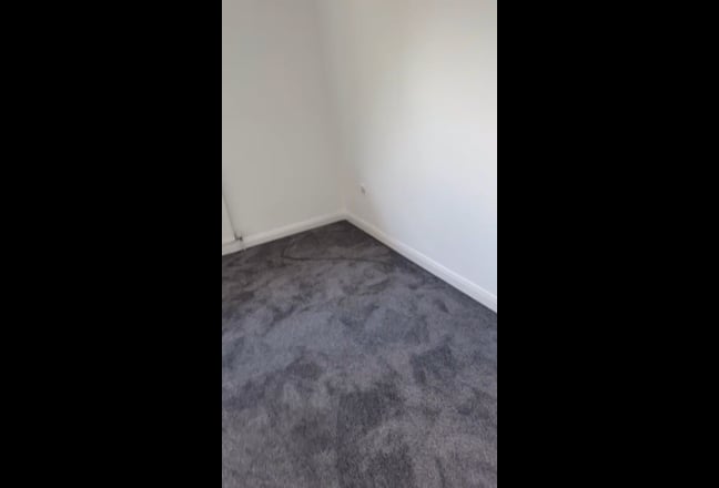 Video 1: Front of house- parking on drive