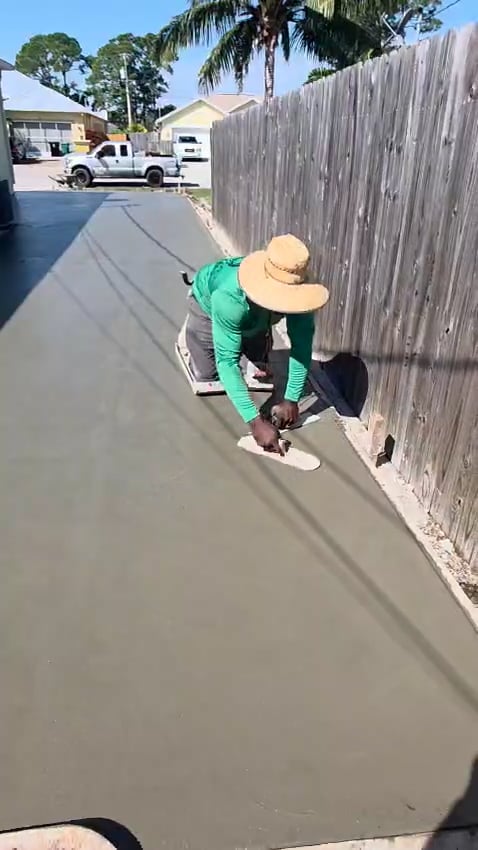 https://i.vimeocdn.com/video/2029505664-05cf432b1e65d7d68d3daf028e836adfa3594f10c9396f8687e83e8bcf11724e-d