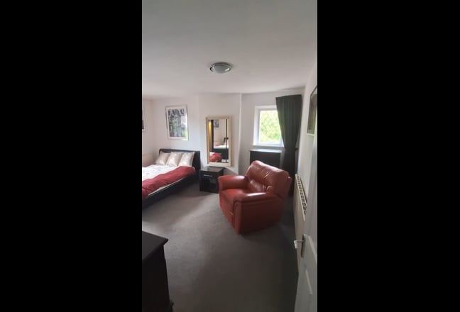Large Double rooms, Frampton Cotterell BS36 Main Photo
