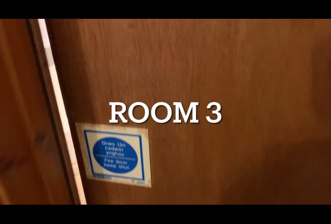 Video 1: Kitchen - electric oven, gas hob