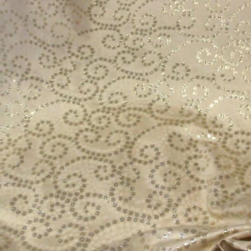 Vidéo: Brocart de soie - Motif pois doré fond beige