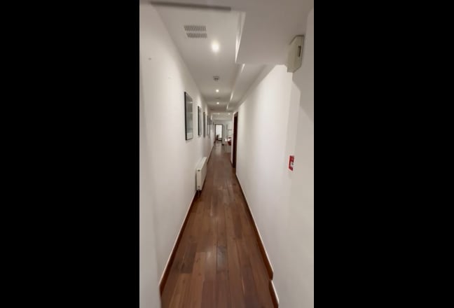 Furnished Double Ensuite Bedroom - Hyde Park Main Photo