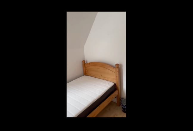 Renting 2 Bedroom in a 3 bed flat. Main Photo