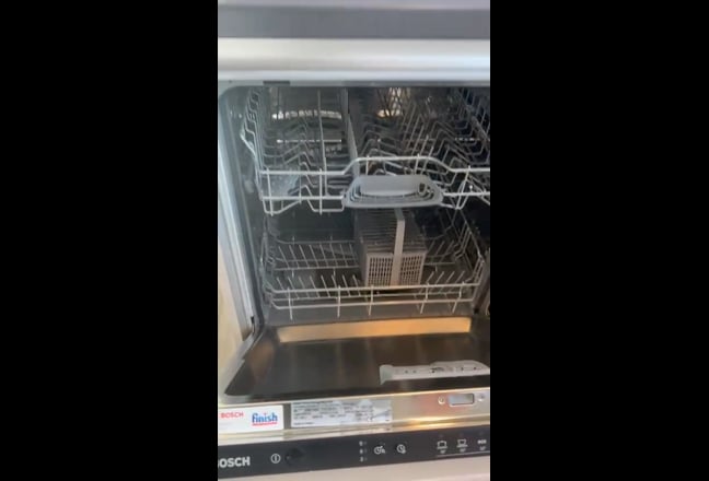 Video 1: Ensuite bedroom 1