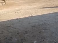 مقطع مرئي يرصد بدء عملية اقتحام 'اللواء 52 الواقع في محيط بلدة الحراك في ريف درعا من قبل غرفة عمليات الجنوب