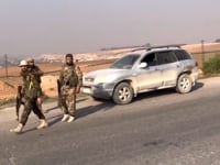 لقاء ميداني مع مقاتلي إدارة العمليات العسكرية قبل توجههم إلى مدينة حمص أثناء معركة ردع العدوان