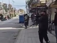 مقطع ميداني يؤكد انسحاب خلايا النظام أثناء تقدم قوات الإدارة السورية الجديدة في مدينة جبلة