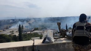 مقطع ميداني يرصد جانب من الاشتباكات مع بقايا النظام في ريف القرداحة