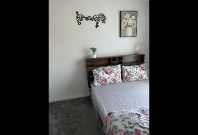 Cosy clean space for muslim females Main Photo