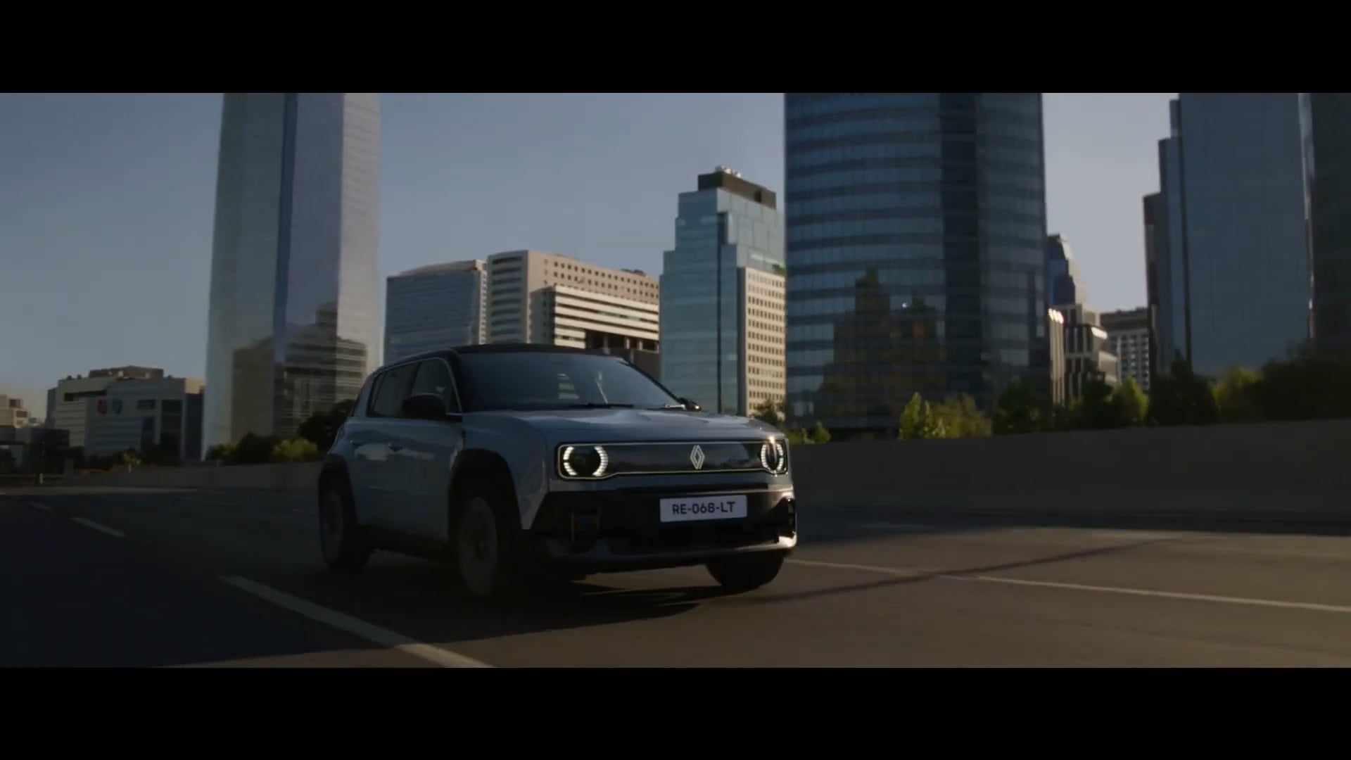 Dir. Philippe Tempelman - Phantasm - Renault 4