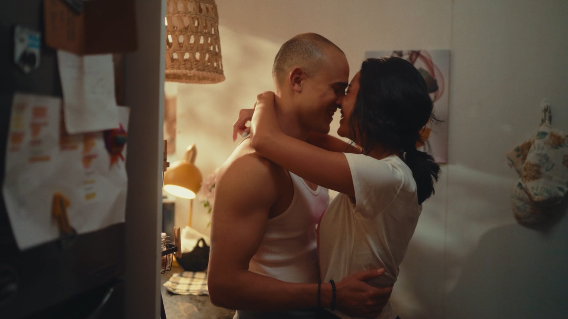 Lui Manzoni - El Negocio De Ser Vulnerables - Videoclip