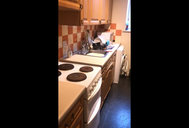 Central Double Room - Gas/Electric included . Main Photo