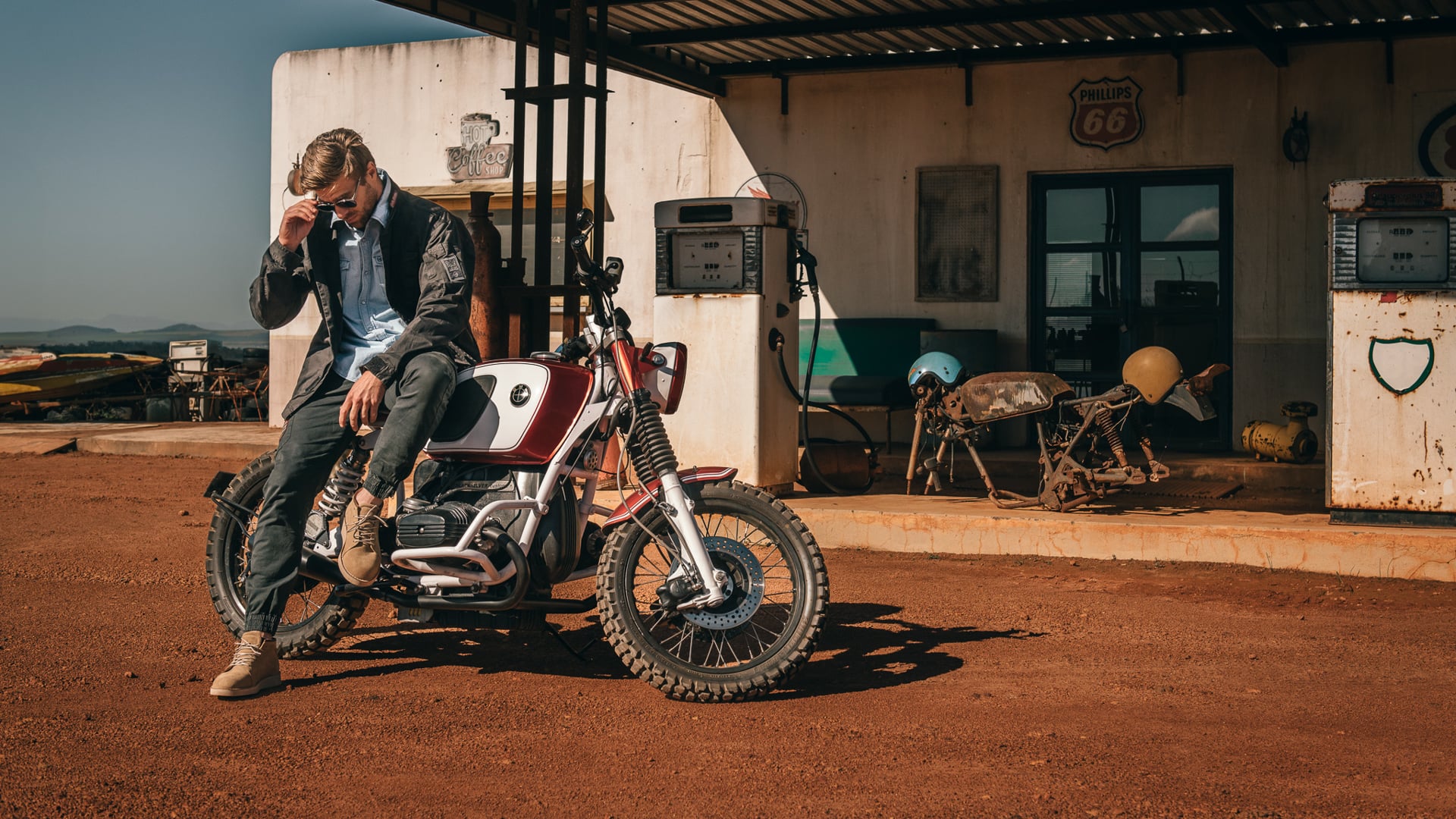 Curve Gear // cafe racer capsule