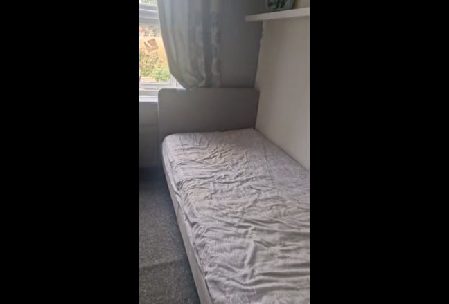 Ensuite suitable for single person Main Photo