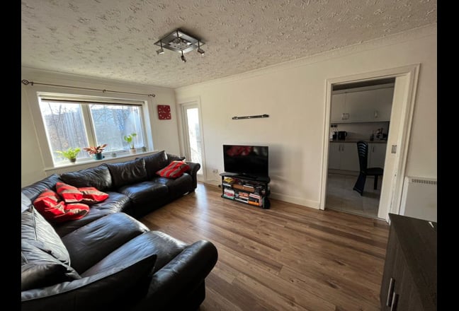 Short let double room 2 floor flat in City Center Main Photo
