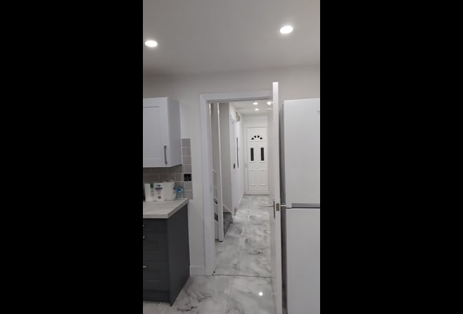 Newly renovated 4 beautiful bedroom house Newly de Main Photo