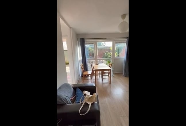 Video 1: Open plan Living Room / kitchen