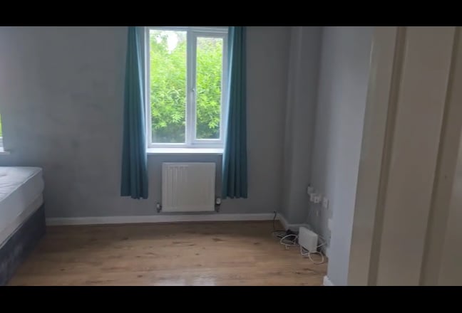 Specious Double bedroom  Main Photo
