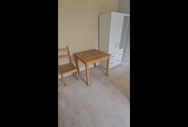 Spacious Room Basildon-Universal Credit Accept Main Photo
