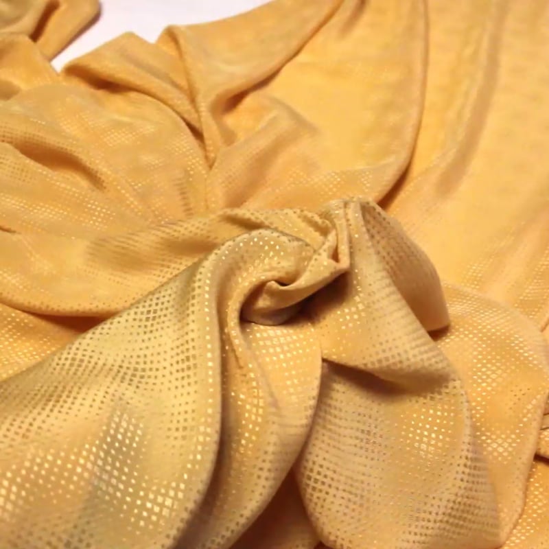 Vidéo: Satin 100% soie jacquard - Losange jaune orangé