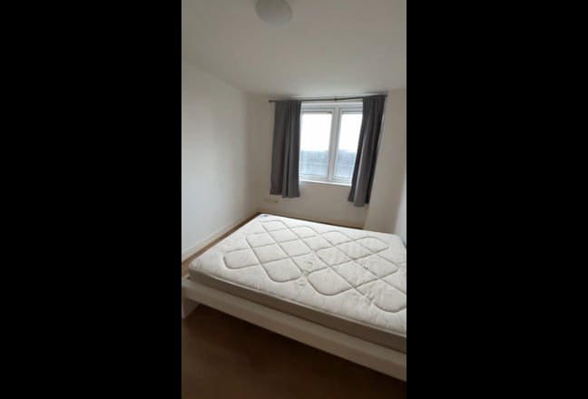 1 Room Available Main Photo