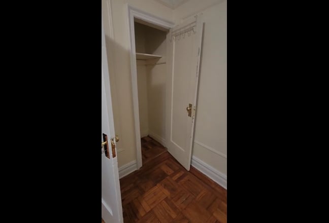 Apartment in Bensonhurst Main Photo