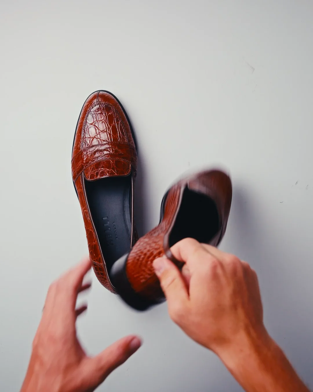 トキシコロジー Zelli Tuscany Crocodile Slip-On Cognac | MensDesignerShoe.com