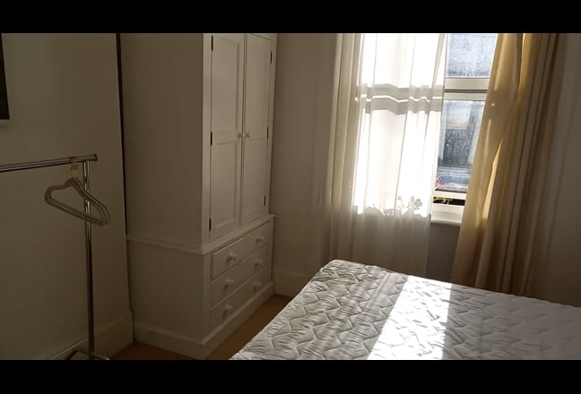 Double room to rent Shepherd's Bush Main Photo