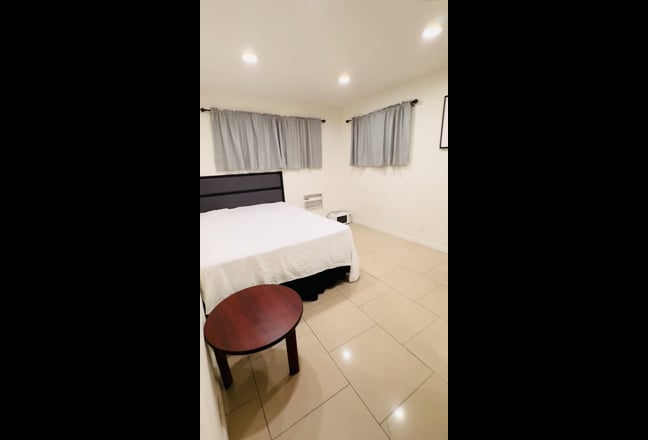 2beds/1bath unit for 2 adults Main Photo