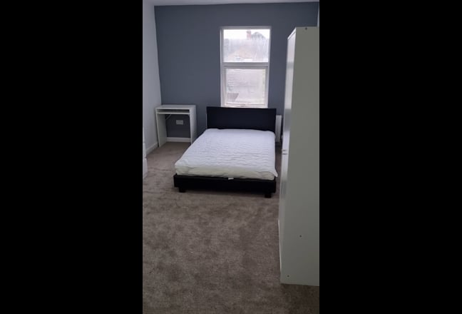 Self Contained Studio Room-Town Centre (PE1) Main Photo
