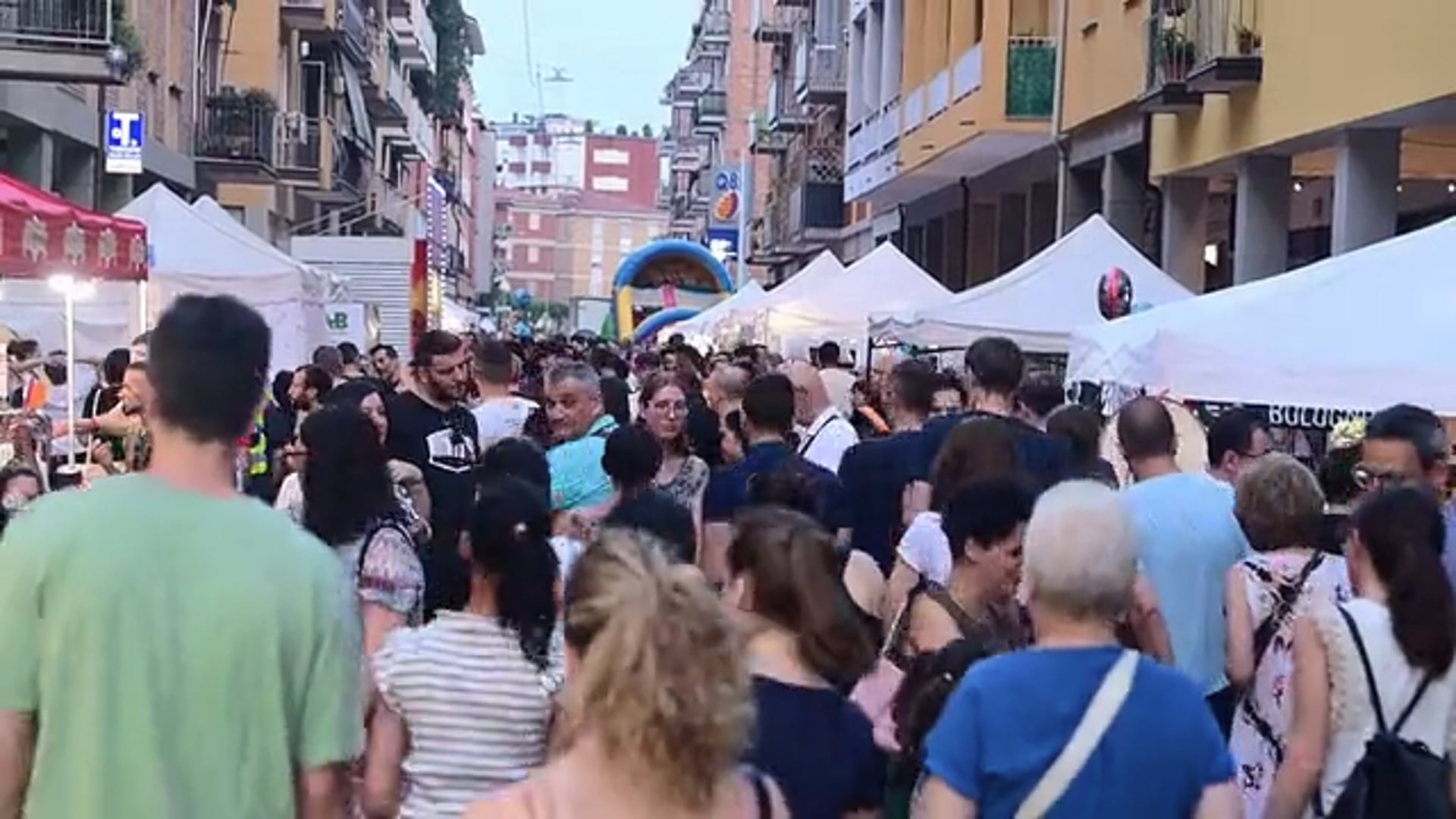 Notte bianca in via Bellaria, ecco le immagini