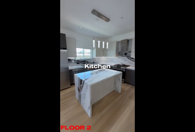 Bright & Modern Mid-City Townhouse — Private Room  Main Photo