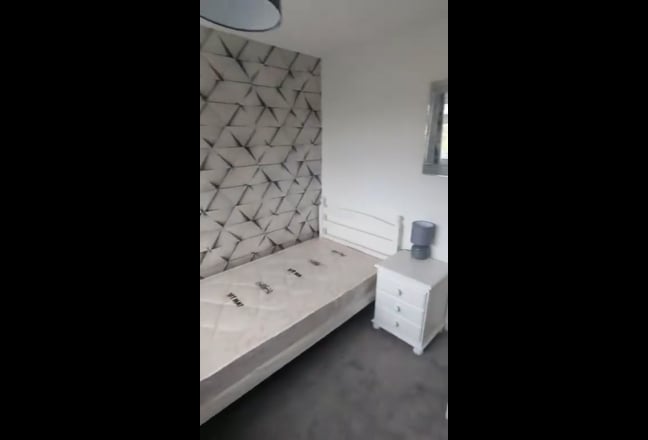 Bright Double Room – SY1 Shrewsbury Main Photo