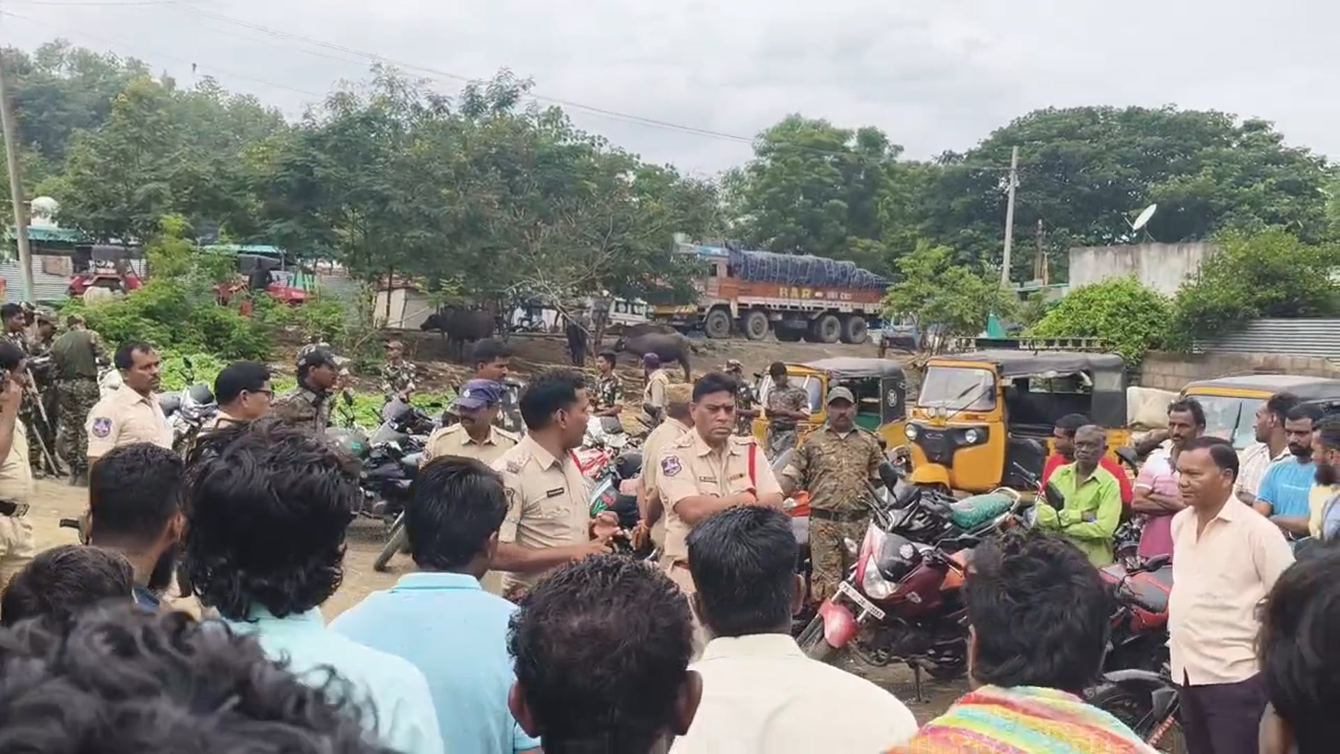 आदिलाबाद जिले के जेनुर तहसील के लेंडी गाँव के पास सामाजिक कार्यकर का आयोजन किया गया