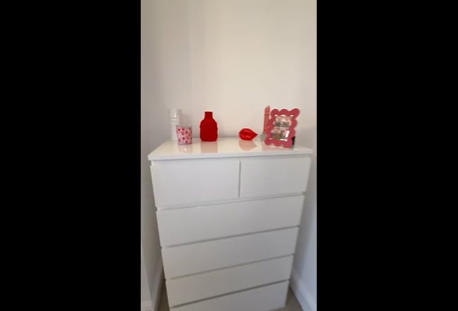 Double room - 1 min from train station Main Photo