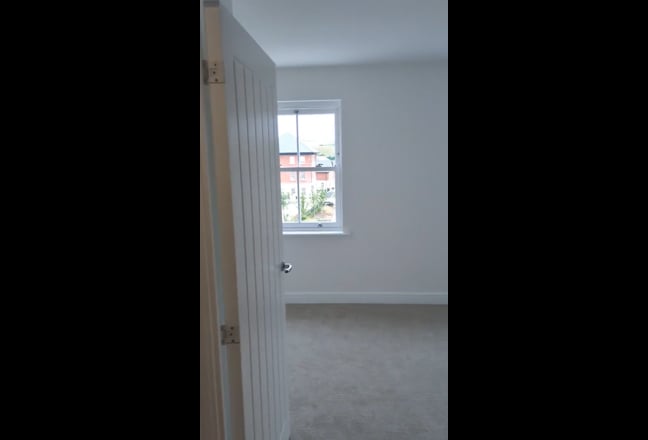 Fantastic room in house by country park Main Photo