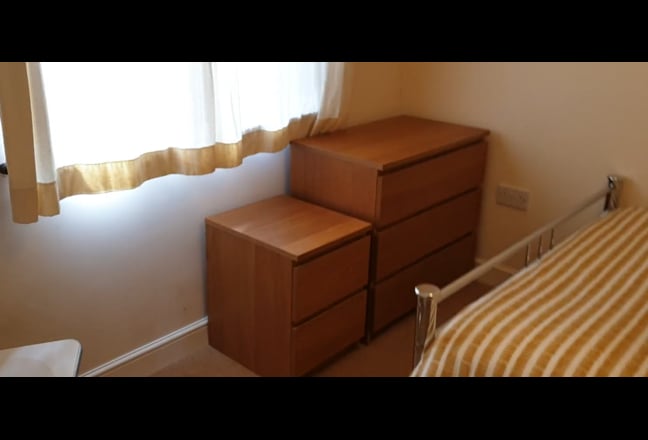 Video 1: Room 1 (ensuite) -